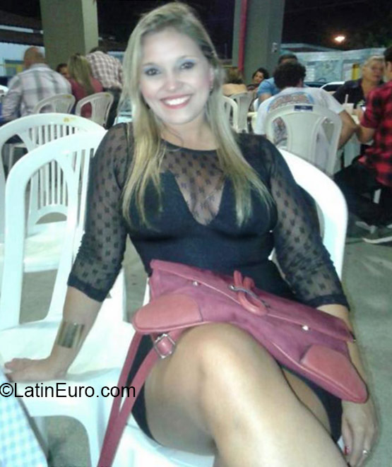 Date this hot Brazil girl Thalita from Aracaju BR9545