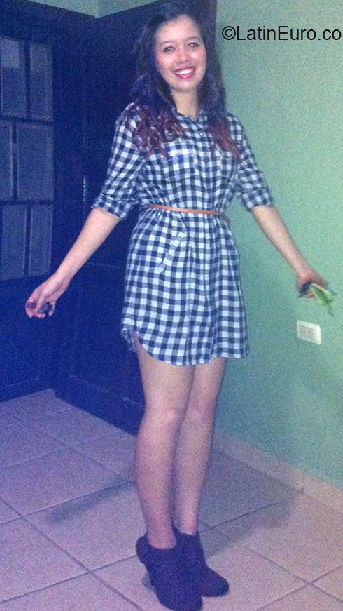 Date this beautiful Honduras girl Kensy from Copan HN2304