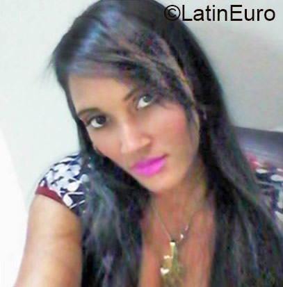 Date this foxy Dominican Republic girl Yudi from Santo Domingo DO24528