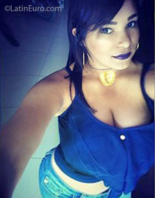 Date this delightful Dominican Republic girl Carolina from Santo Domingo DO24549