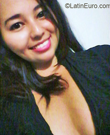 Date this charming Colombia girl Karen from Bogota CO18534
