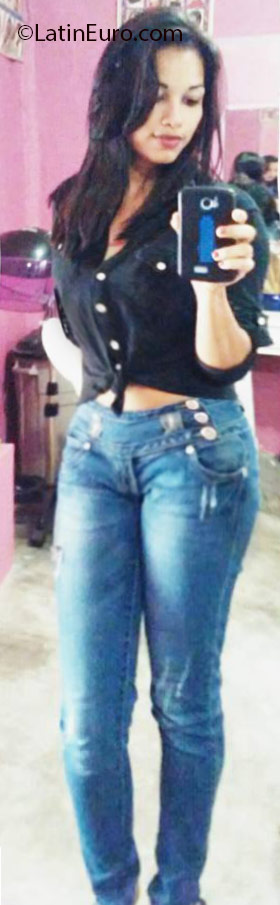 Date this delightful Honduras girl Carol from Roatan HN1955