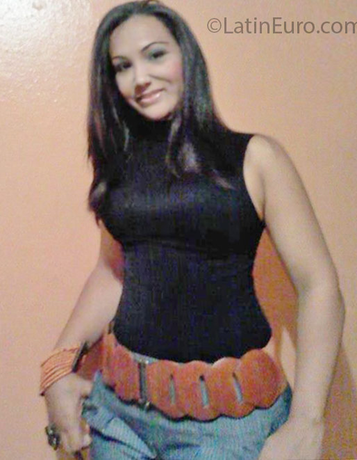 Date this lovely Dominican Republic girl Maria from Santo Domingo DO24666