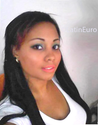 Date this good-looking Dominican Republic girl Lily from Santo Domingo DO24668