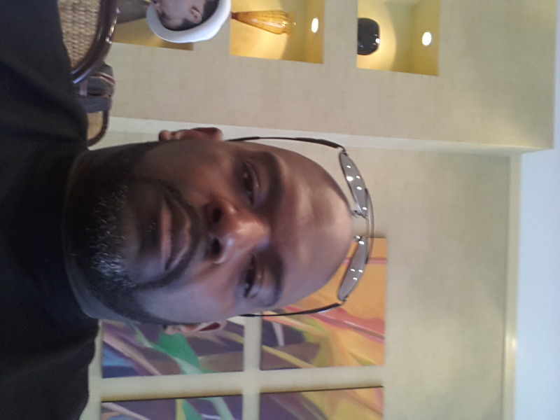 Date this nice looking United States man Ricardo from Suitland US16951