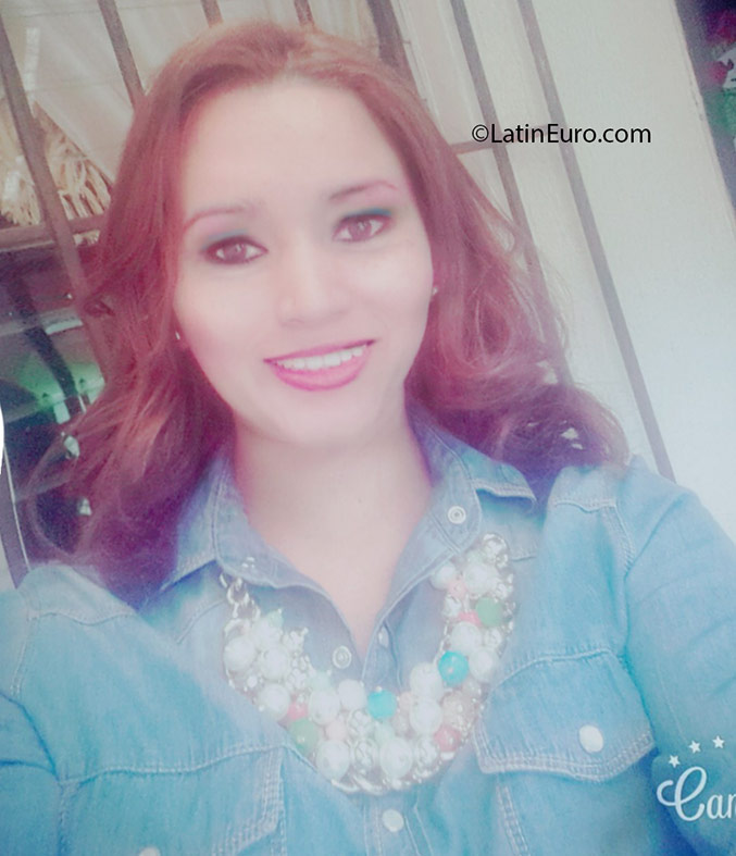 Date this foxy Honduras girl Mariela from Tegucigalpa HN1968