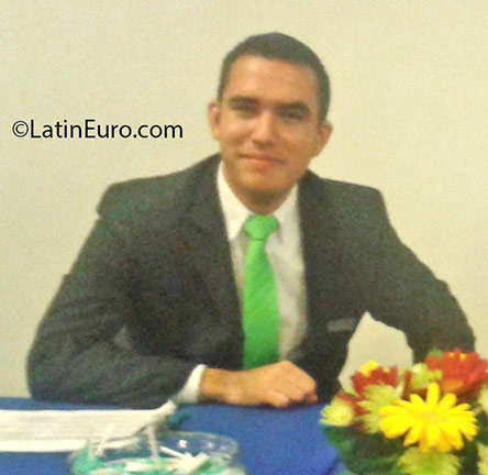 Date this athletic Colombia man Mauricio from Bogota CO18589