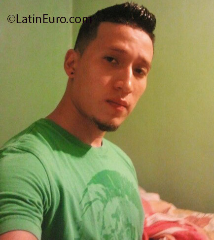 Date this good-looking United States man Alexander from Riverside US16970