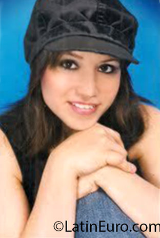 Date this pretty Brazil girl Maria from Rio De Janeiro BR9556