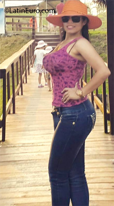 Date this passionate Honduras girl Brenda from Tegucigalpa HN2005