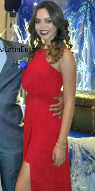 Date this attractive Panama girl Kennia from Panamá PA875