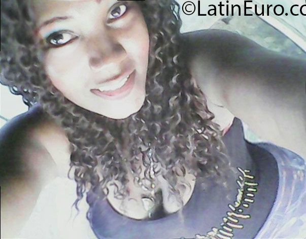 Date this beautiful Dominican Republic girl Ester from Santo Domingo DO24831