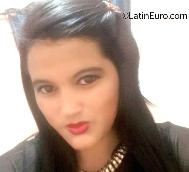 Date this sensual Honduras girl Evelyn from Tegucigalpa HN2009