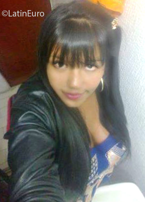 Date this passionate Colombia girl Denis from Bogota CO18628