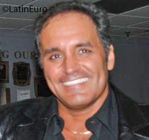 Date this athletic Canada man Mike from Hamilton CA696