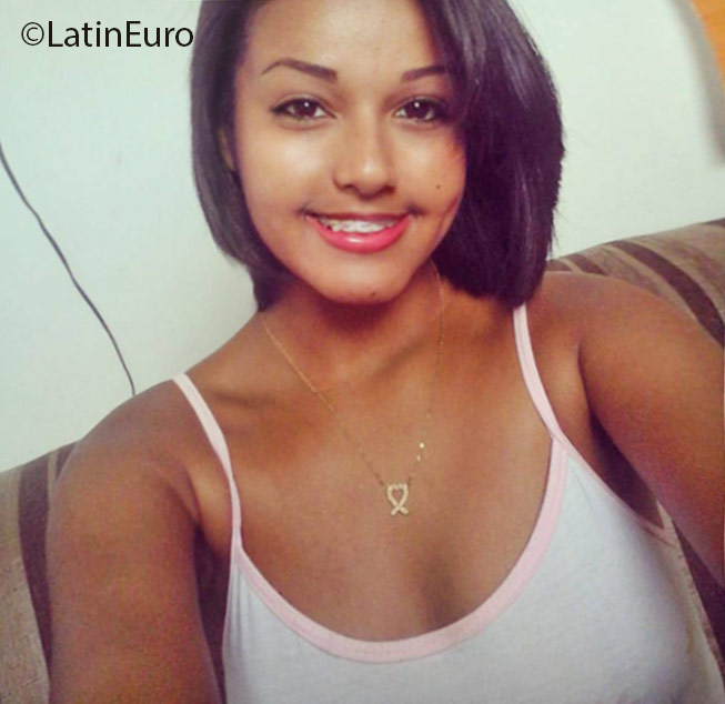 Date this georgeous Brazil girl Nargyola from Maceio BR9575