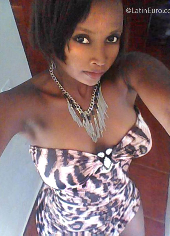 Date this athletic Dominican Republic girl Isabel from Santo Domingo DO33226