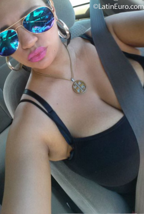 Date this tall Dominican Republic girl Eli from Santo Domingo DO24973