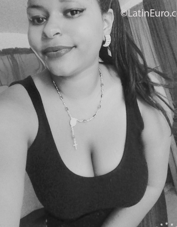 Date this hot Dominican Republic girl Mariel perez from Santiago Rd DO25025