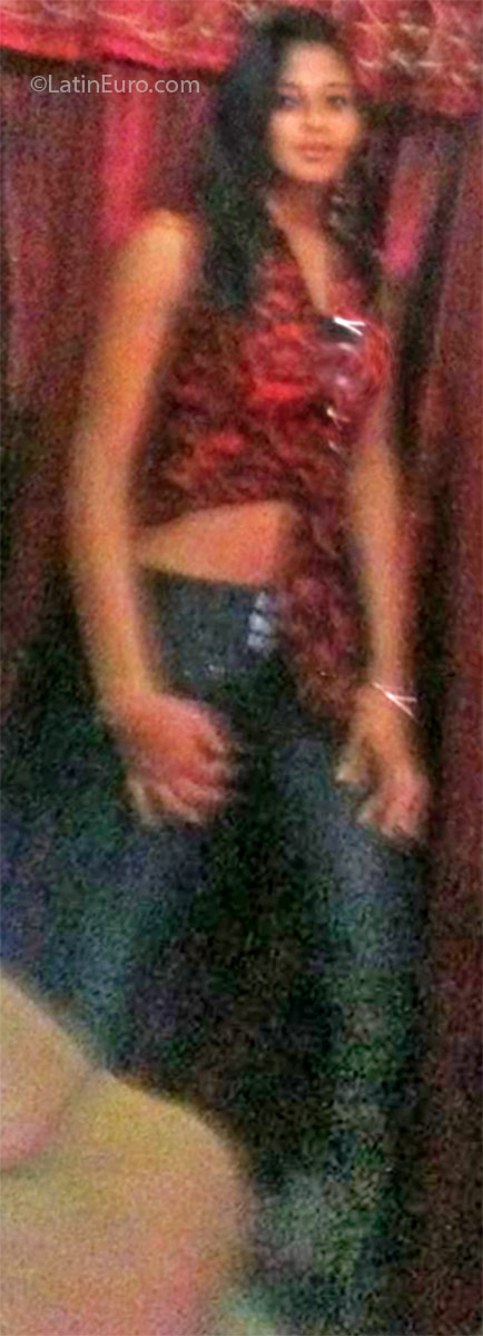 Date this happy Dominican Republic girl Mariela from Santo Domingo DO25030