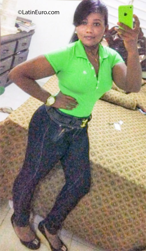 Date this funny Dominican Republic girl Mara from Santiago DO25044