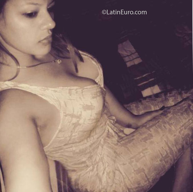 Date this happy Dominican Republic girl Elizabeth from Santiago DO25048