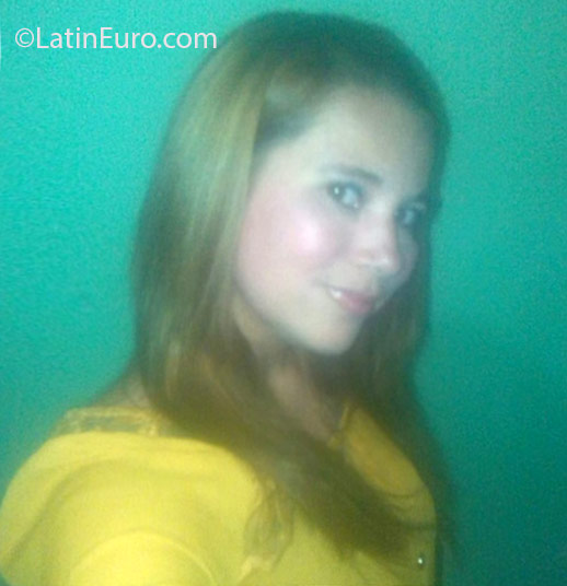 Date this pretty Honduras girl Ismie from Choloma HN2043