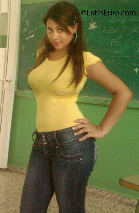 Date this delightful Dominican Republic girl Corima from Higuey DO25085