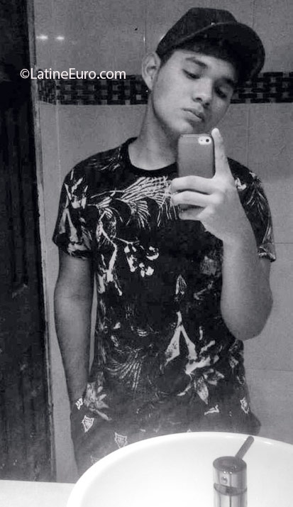 Date this nice looking Panama man Reynier Rodrigu from Panama Ciudad PA907