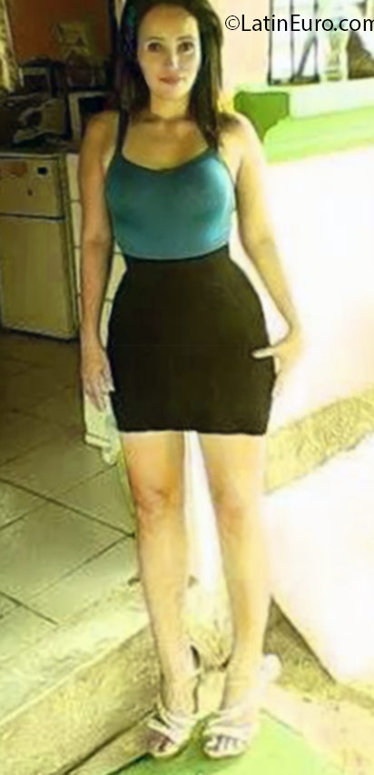 Date this good-looking Honduras girl Estrella from El progreso HN2051