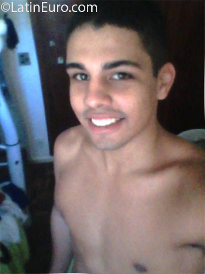 Date this sultry Brazil man Tom from Vitoria BR9607
