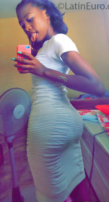 Date this hot Dominican Republic girl Joanie from Santo Domingo DO25143