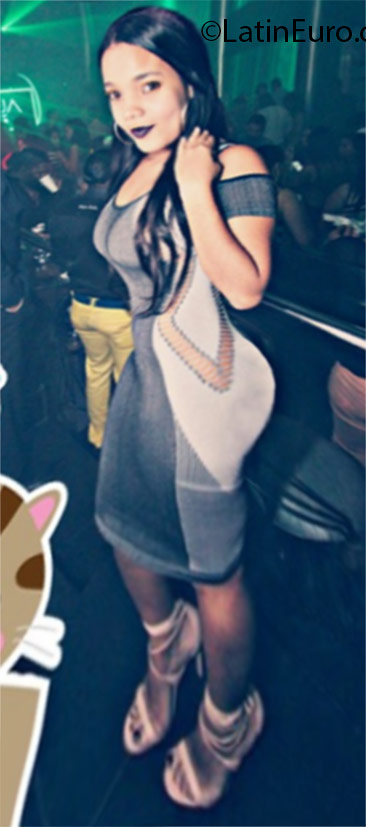 Date this athletic Dominican Republic girl Stacy from Santo Domingo DO25158