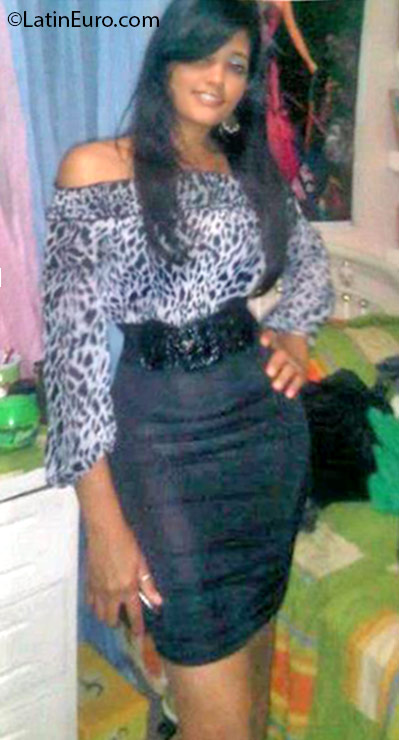 Date this funny Dominican Republic girl Arias from Samana DO25181