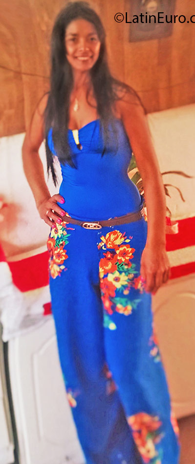 Date this funny Brazil girl Giovana from Indaiatuba BR9615