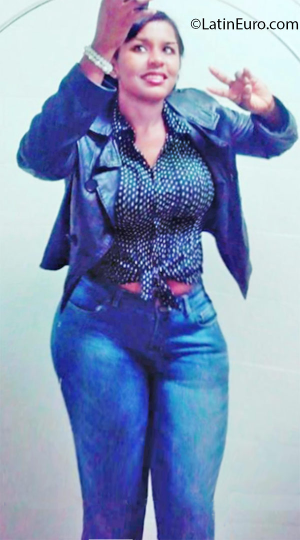 Date this cute Dominican Republic girl Solange from Santo Domingo DO25183