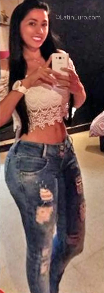 Date this foxy Colombia girl Sofia from Cali CO18766