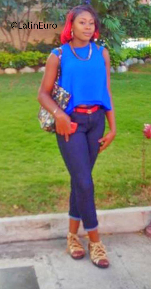Date this happy Jamaica girl Roshea from St. Andrew JM2287