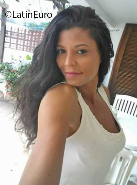 Date this delightful Brazil girl Beatriz from Rio De Janeiro BR9624