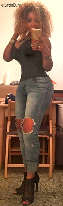 Date this voluptuous Spain girl Miky from Barcelona ES336