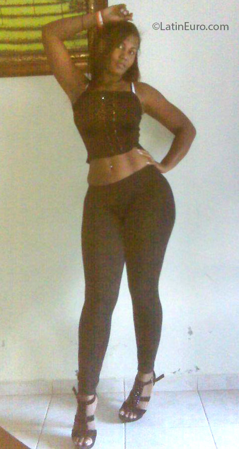Date this attractive Dominican Republic girl Eugenia from Santiago DO25276