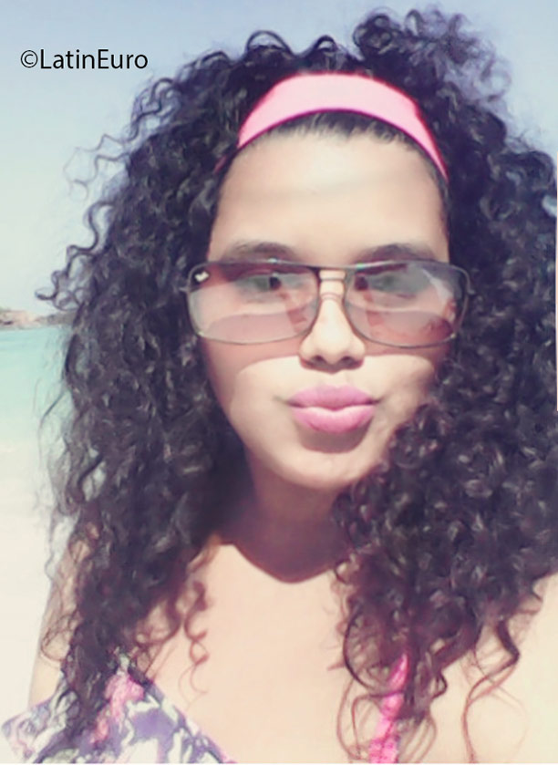 Date this pretty Honduras girl Corina from Tegucigalpa HN2091