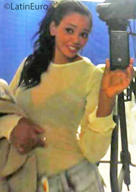 Date this young Colombia girl Anny from Medellin CO20431