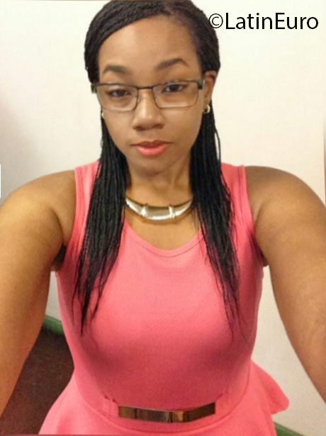 Date this attractive Jamaica girl Sami from Kingston JM2295