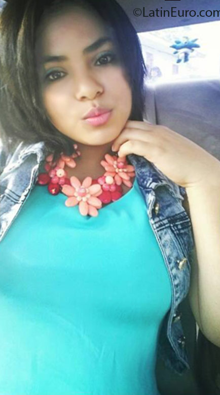 Date this tall Honduras girl Vani from San Pedro Sula HN2111