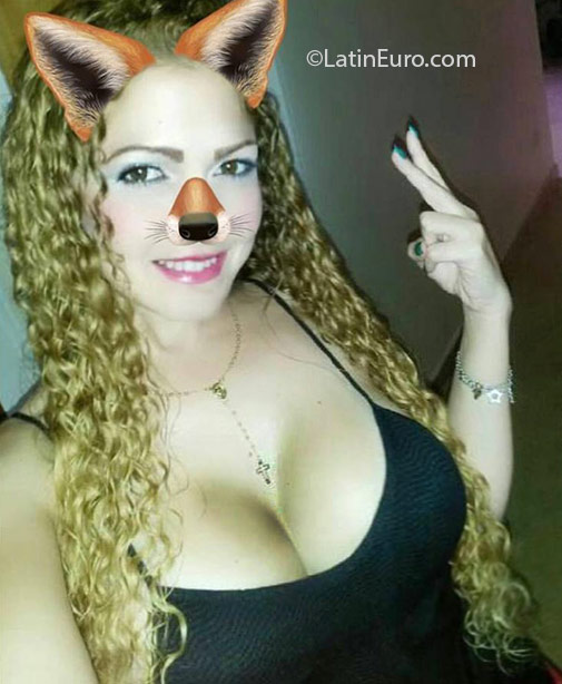 Date this young Dominican Republic girl Angela from Santo Domingo DO25426