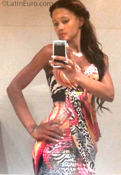 Date this pretty Dominican Republic girl Raquel from La Vega DO25433