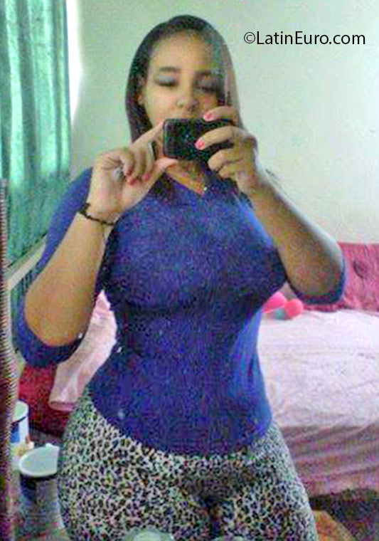 Date this lovely Dominican Republic girl Leshnia from San Pedro De Macoris DO25438
