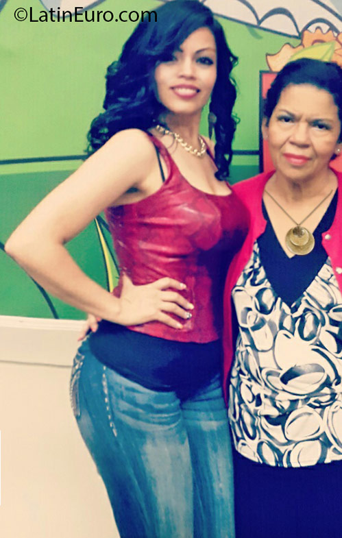 Date this tall Honduras girl Brenda from Tegucigalpa HN2128