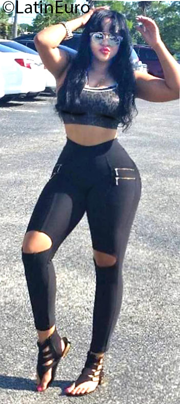 Date this stunning Dominican Republic girl Carolina from Puerto Plata DO25547